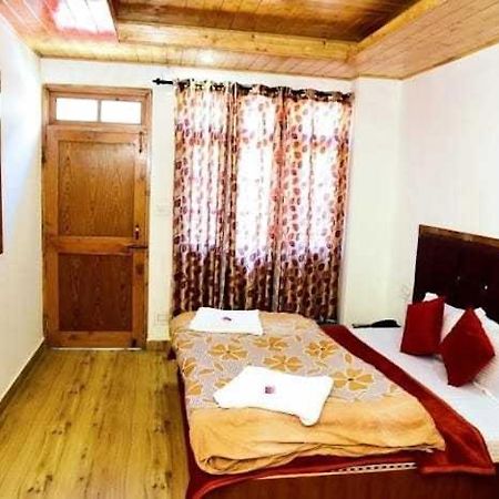 Himalayan Palace Hotell Manāli Exteriör bild